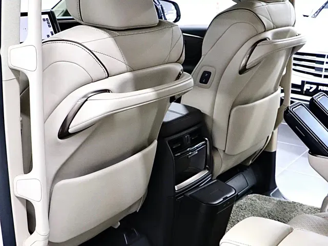 Toyota Vellfire — Фото автомобиля 13