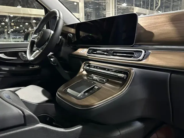 Mercedes-Benz V-Class — Фото автомобиля 8