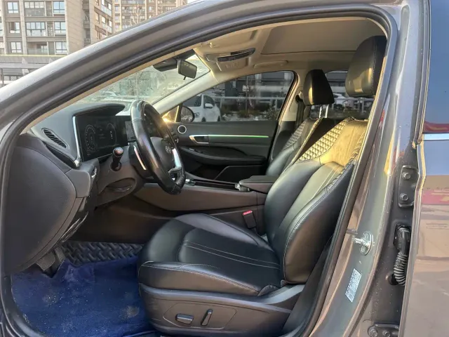Hyundai Sonata — Фото автомобиля 5