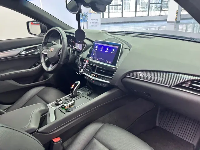 Cadillac CT5 — Фото автомобиля 5