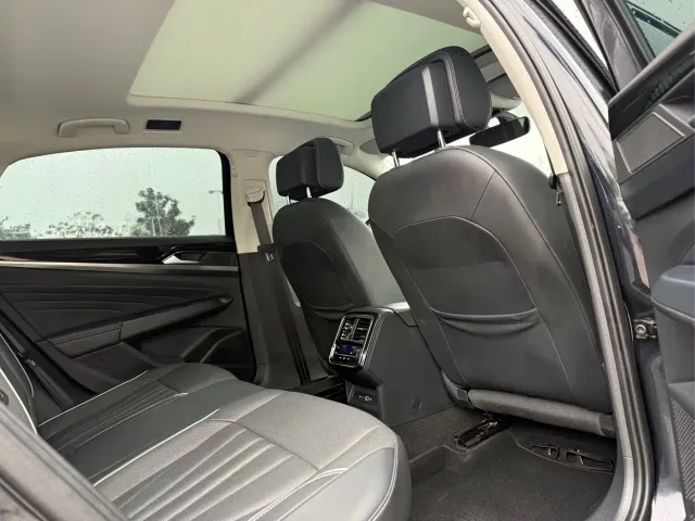 Volkswagen Passat — Фото автомобиля 13