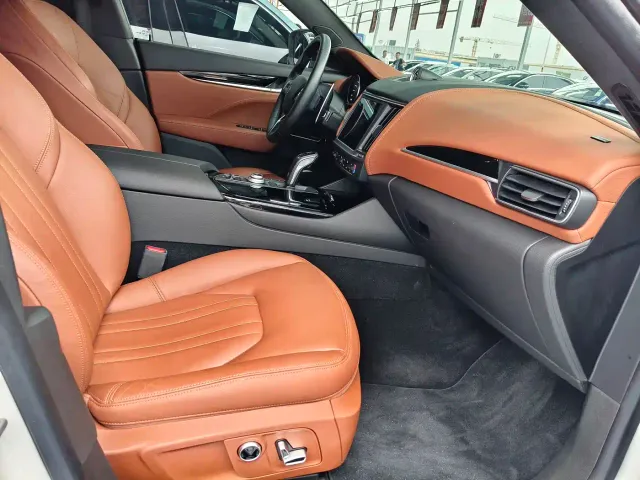 Maserati Levante — Фото автомобиля 19
