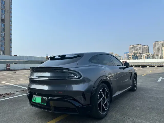 Xiaomi YU7 — Фото автомобиля 12