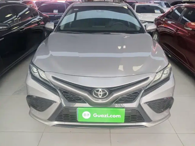 Toyota Camry — Фото автомобиля 2