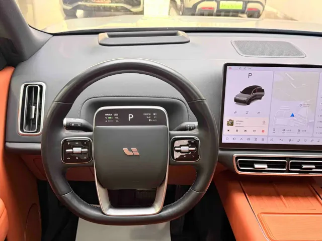 Li Auto L8 — Фото автомобиля 8