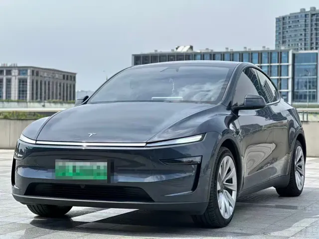 Фотография автомобиля — Tesla Model Y