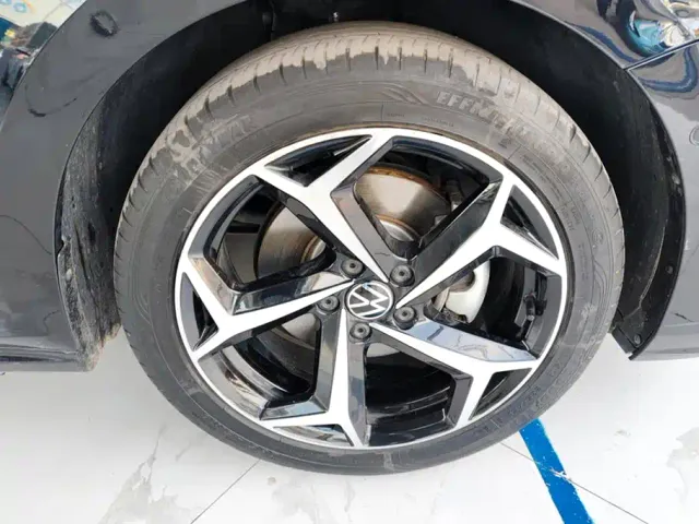 Volkswagen Passat — Фото автомобиля 6