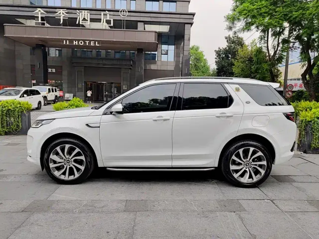 Land Rover Discovery Sport — Фото автомобиля 3