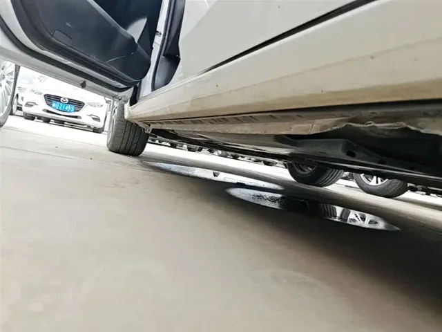 Toyota Corolla Twin Engine E+ — Фото автомобиля 20