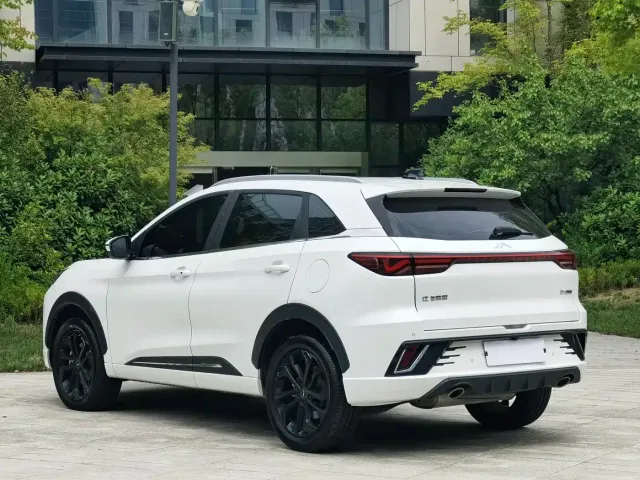 JAC Motors JAC QX PHEV — Фото автомобиля 6