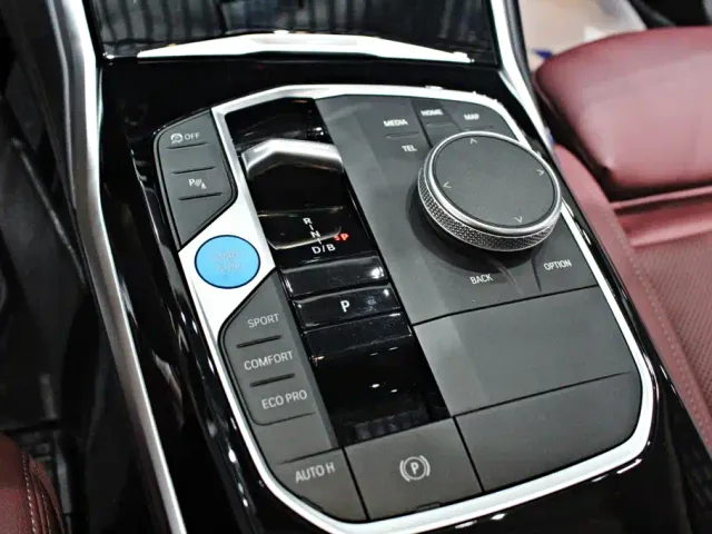 BMW i3 — Фото автомобиля 8