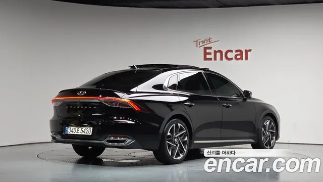 Hyundai Grandeur — Фото автомобиля 2