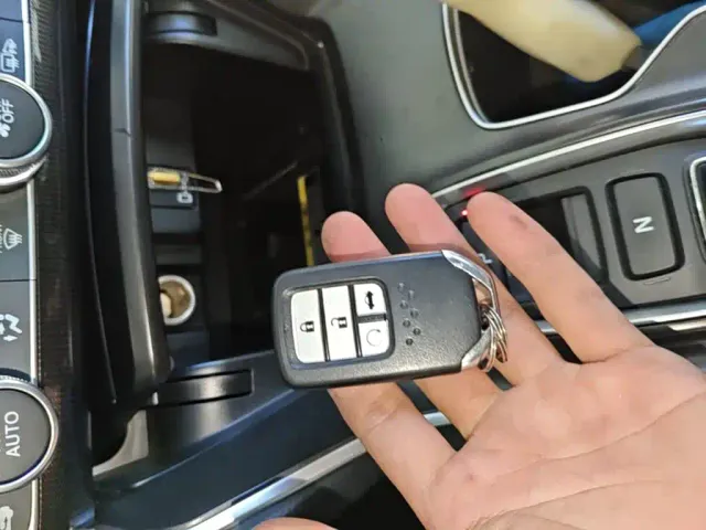 Honda Accord — Фото автомобиля 8