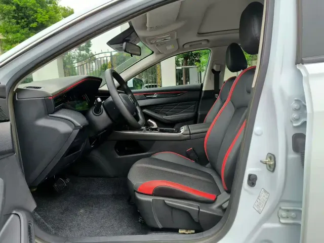 Dongfeng Yixuan MAX — Фото автомобиля 12