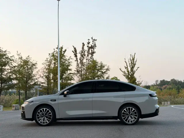 Leapmotor B01 — Фото автомобиля 4