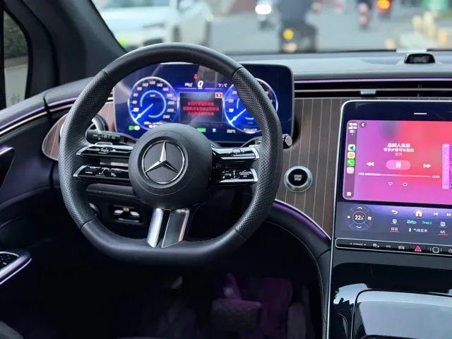 Mercedes-Benz EQE SUV — Фото автомобиля 4