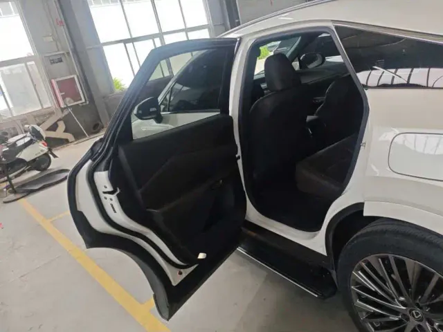 Lexus RX — Фото автомобиля 4