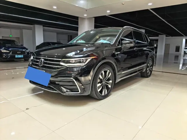 Volkswagen Tiguan L — Фото автомобиля 3
