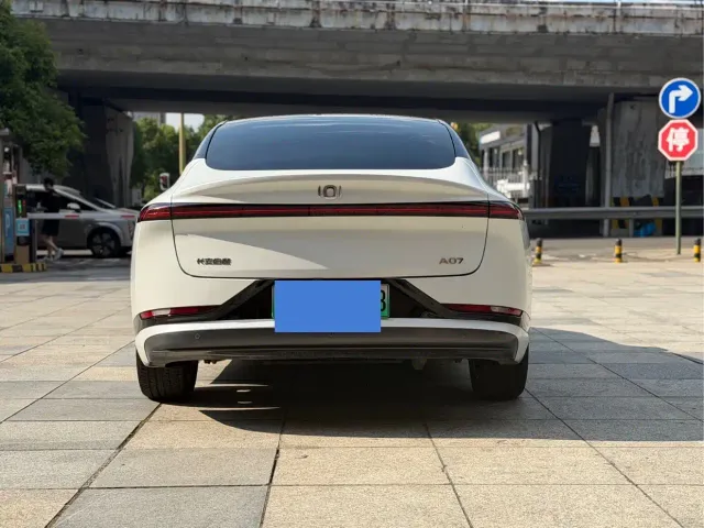 Changan Qiyuan A07 — Фото автомобиля 8