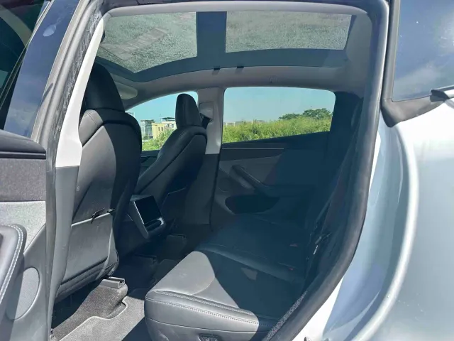 Tesla Model Y — Фото автомобиля 7