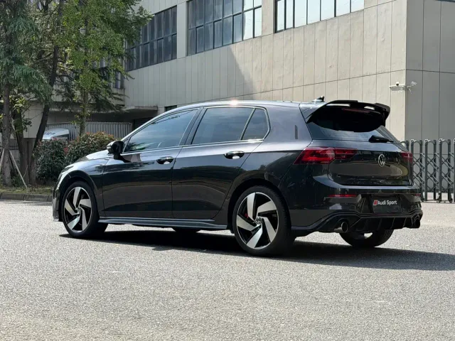 Volkswagen Golf GTI — Фото автомобиля 9