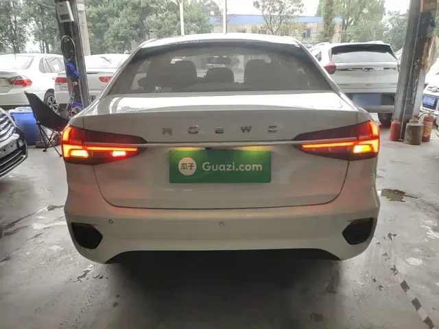 Roewe i5 — Фото автомобиля 5