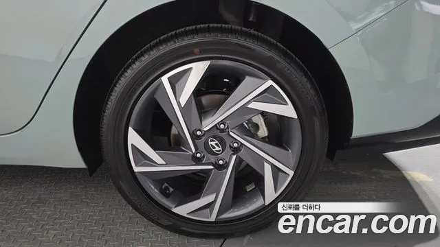 Hyundai Avante CN7 — Фото автомобиля 21