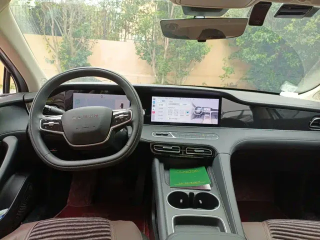 Roewe D7 — Фото автомобиля 14