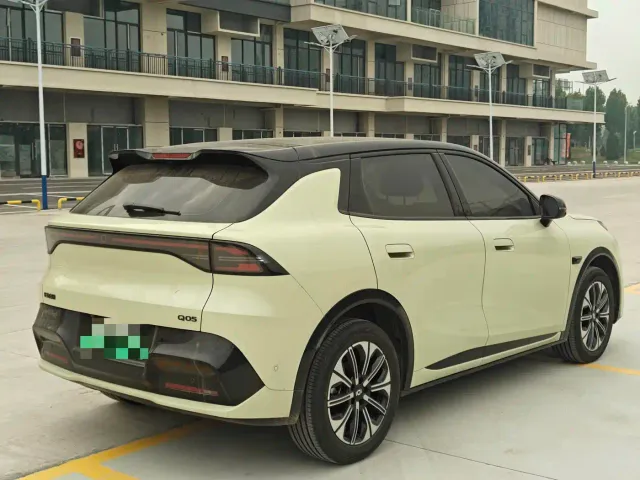 Changan Qiyuan Q05 — Фото автомобиля 10