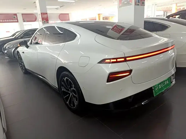 Xpeng P7 — Фото автомобиля 4