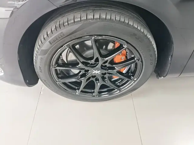 IM Motors LS6 — Фото автомобиля 22