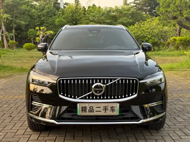 Volvo XC60 — Фото автомобиля 2