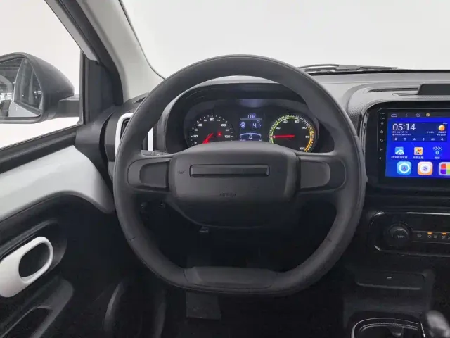 Roewe Clever — Фото автомобиля 11