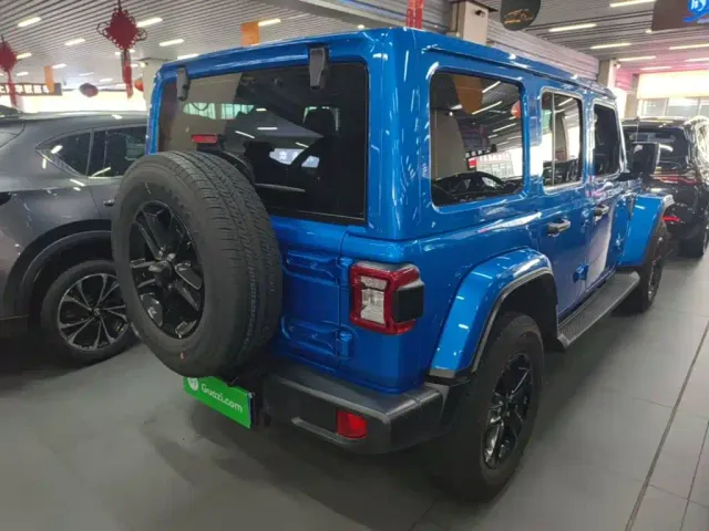 Jeep Wrangler — Фото автомобиля 4