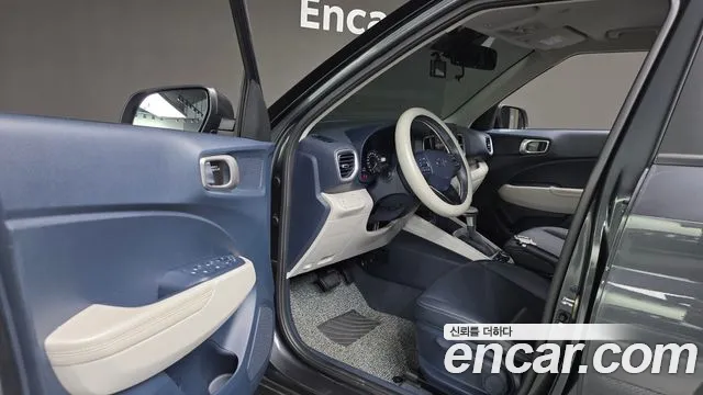 Hyundai Venue — Фото автомобиля 15