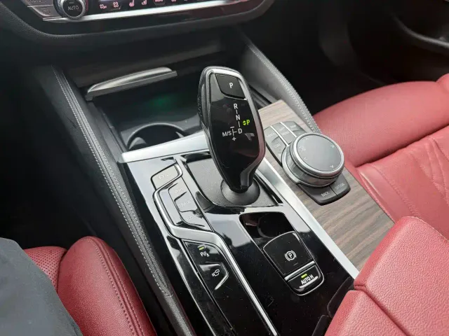 BMW 5 Series — Фото автомобиля 14