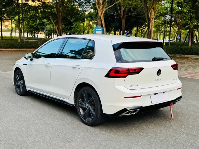 Volkswagen Golf — Фото автомобиля 4