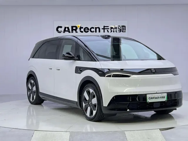 Zeekr Mix — Фото автомобиля 3