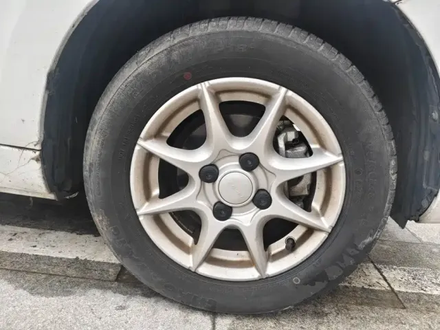 Roewe Clever — Фото автомобиля 25