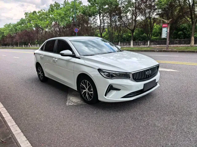 Geely Emgrand — Фото автомобиля 3