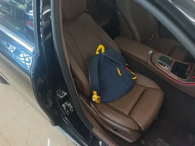 Mercedes-Benz E-Class — Фото автомобиля 24