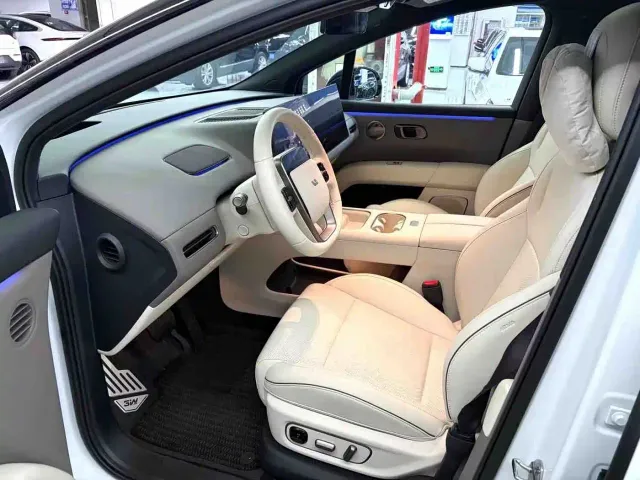 Li Auto i6 — Фото автомобиля 7