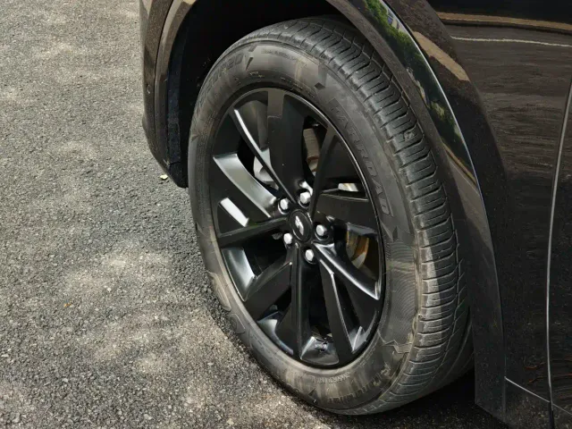 Li Auto L7 — Фото автомобиля 14