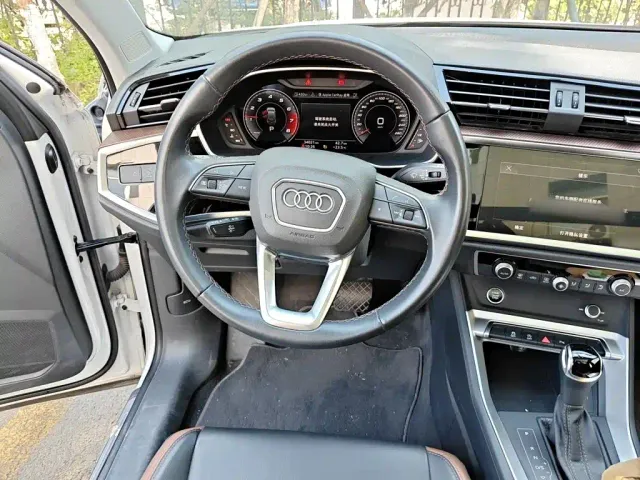Audi Q3 — Фото автомобиля 13