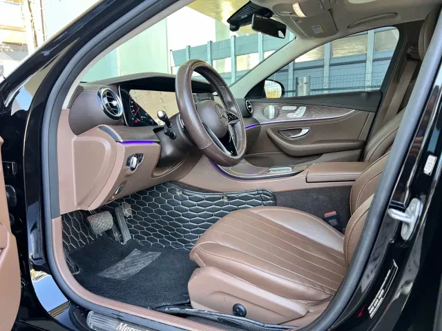 Mercedes-Benz E-Class — Фото автомобиля 7