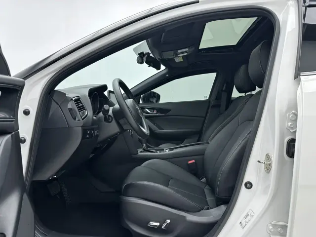 Mazda CX-4 — Фото автомобиля 5