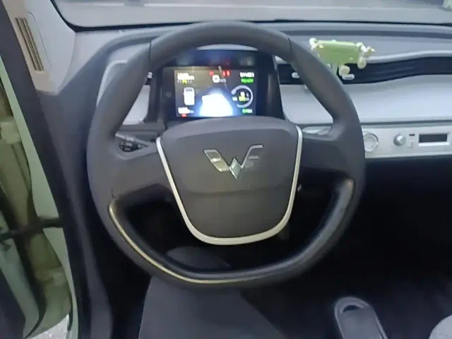 Wuling Hongguang Mini EV — Фото автомобиля 10