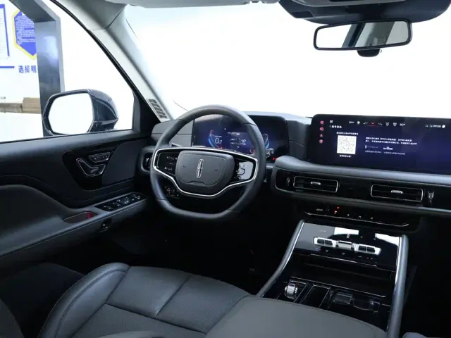 Lincoln Aviator — Фото автомобиля 14