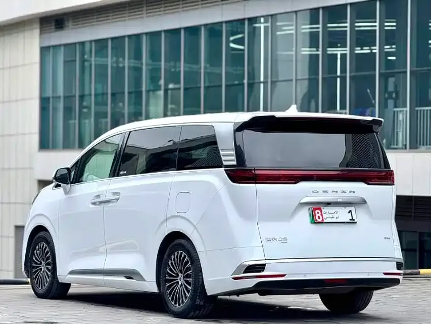 Denza Denza D9 2022 DM-i 970 AWD Flagship — Фото автомобиля 12