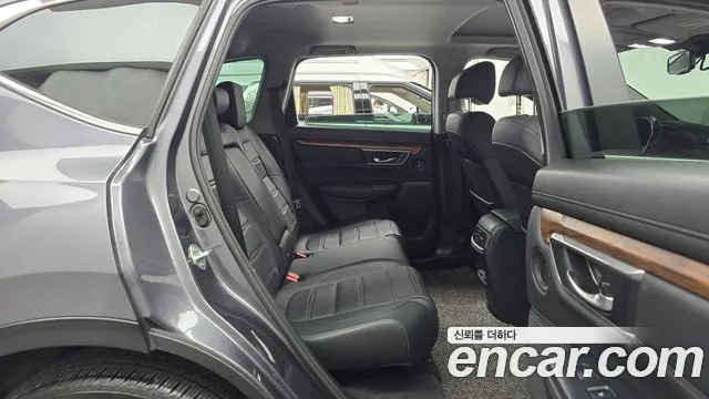 Honda CR-V Generation 5 — Фото автомобиля 17